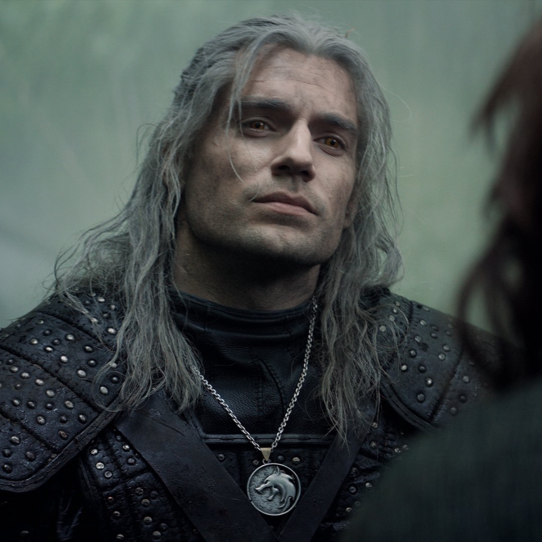 AURA.

Joyeux anniversaire à Henry Cavill !