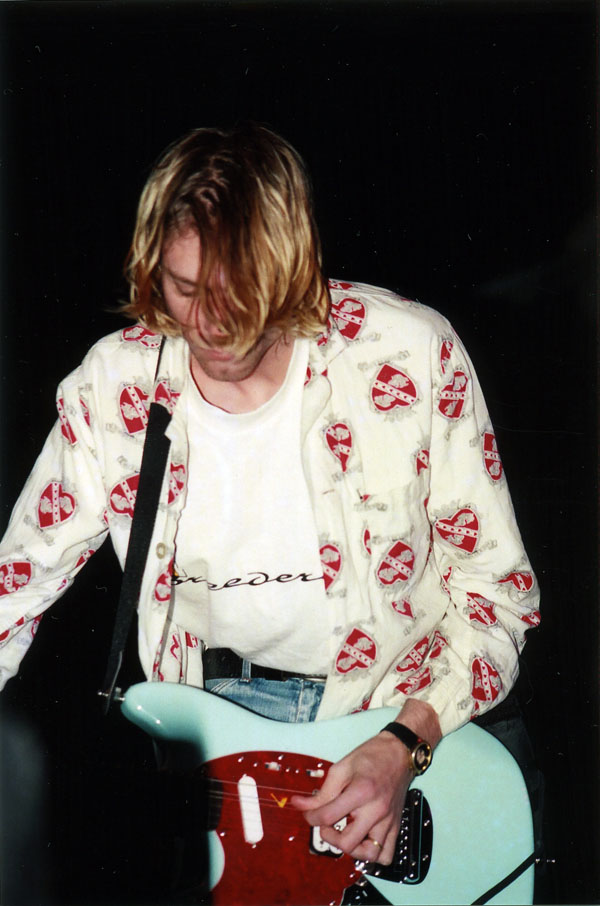 hourly kurt cobain tweet media