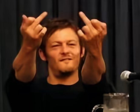 DE1TY_0F_WAR's tweet photo. Zilla’s flipping the bird to the {ℝ𝔼𝔸𝔻𝔼ℝ} 

He learned it from a friend!

And no, he has no clue it’s a gesture of disrespect 

He was told it’s a formal greeting earthlings use 🫠 https://t.co/WUD2dctzQT