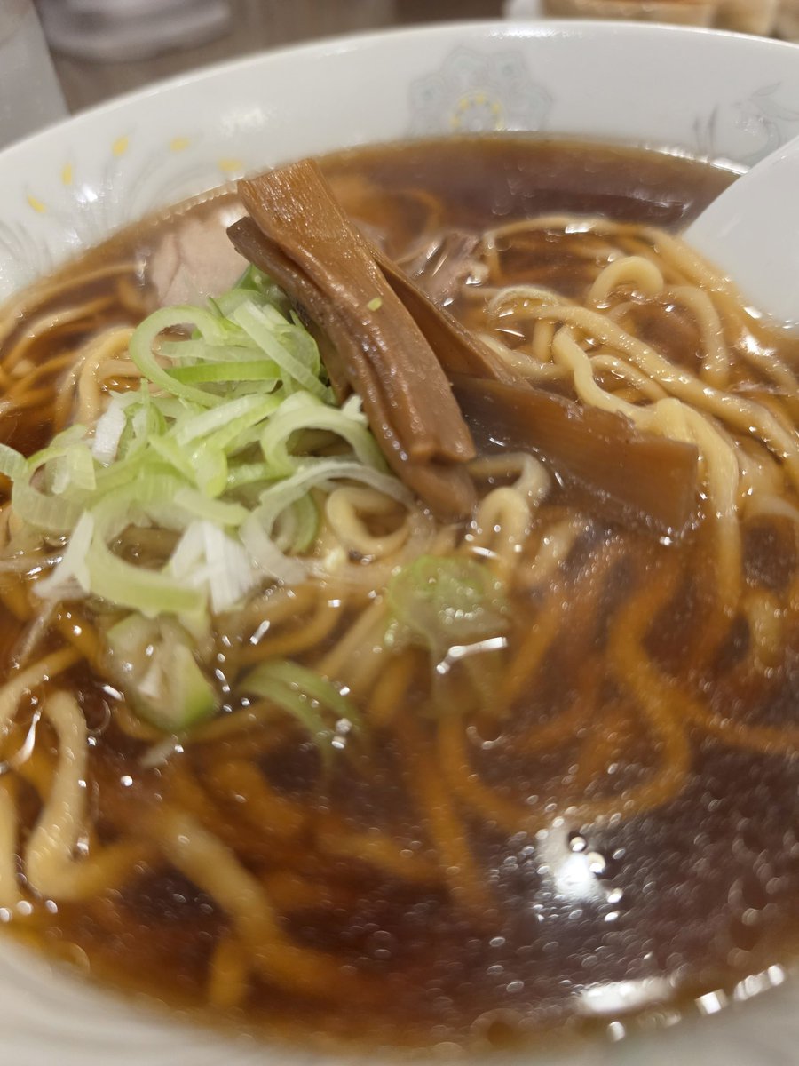 ぐっち(o^-')b ! tweet media