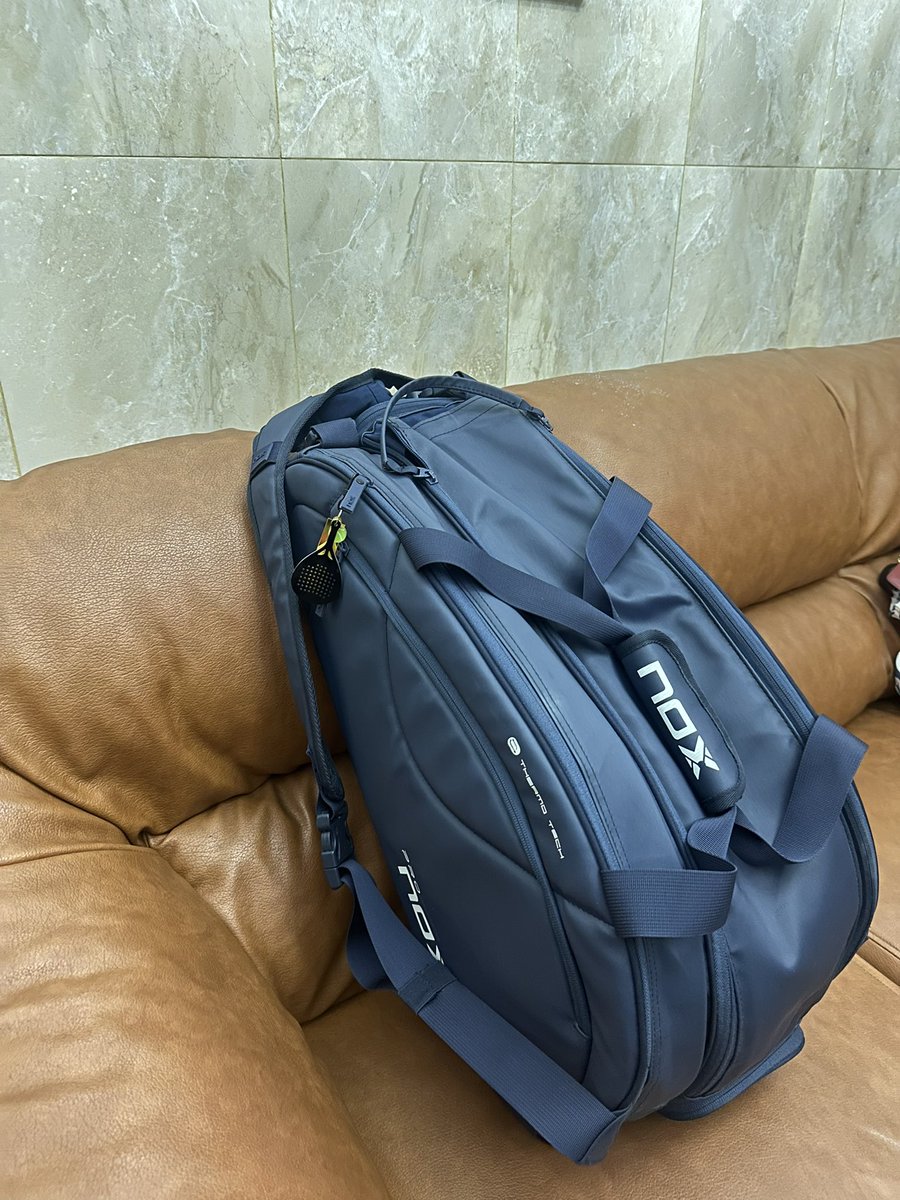 depscabinet's tweet photo. Edisi ngosongin barang berlebihan 😚

NOX Pro Series|Tas Padel -Navy Blue
Very good condition 9.5/10
Pemakaian 3 bulan, kl tourney aja 👍
Banyak compartment (main, side, shoes) + thermal for racket
Bisa backpack, bisa handle

1.400.000 (COD ✅, oren/ijo✅)
Dom : Cikarang, Bekasi https://t.co/iNXbo44s90