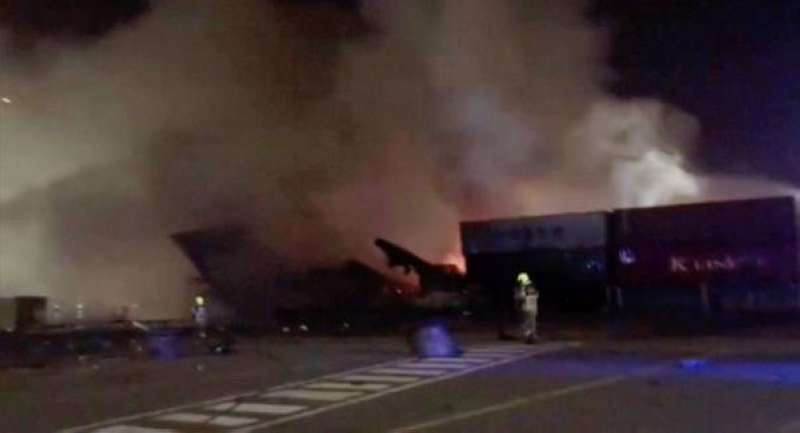 zynexx_1's tweet photo. Breaking🚨:Explosions at the Jebel Ali Port in Dubai, UAE, after Iranian missiles arrived."
#Breaking #Jebel #UAE https://t.co/saxn9Xukzg