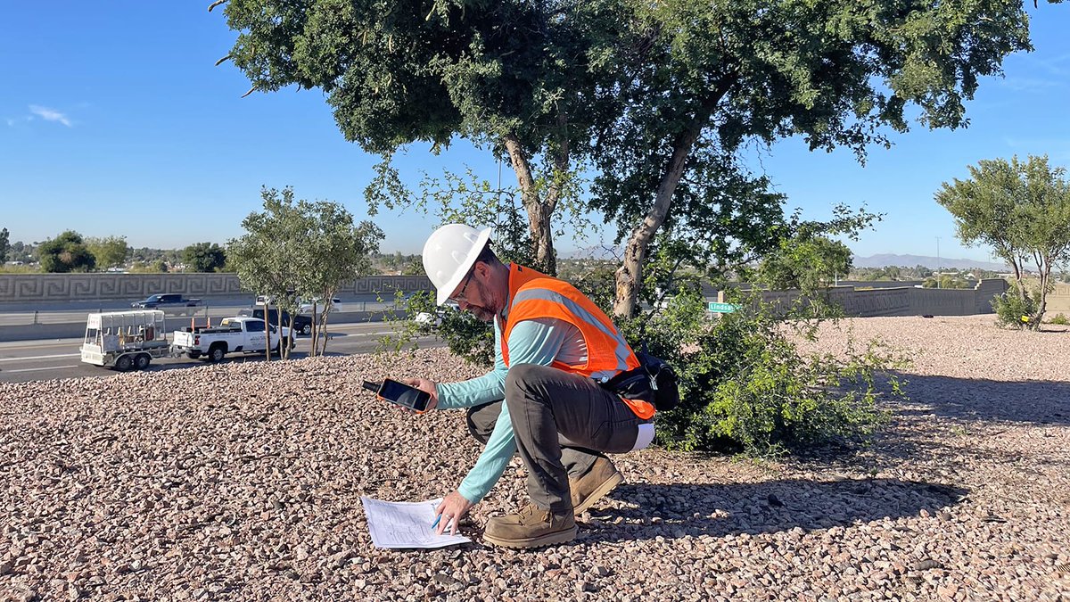 SSEBEatASU's tweet photo. See how @ASU researchers and @ASUEngineering student Sriram Goteti work with @ArizonaDOT to learn how to use less #water for #freeway #landscapes. https://t.co/uBFEPYCEqU 💧 #ASUGlobalFutures #WaterInnovationInitiative #ASUEngineering #ADOT #WaterConservation #ResearchMatters https://t.co/8Tvi5x8FeW