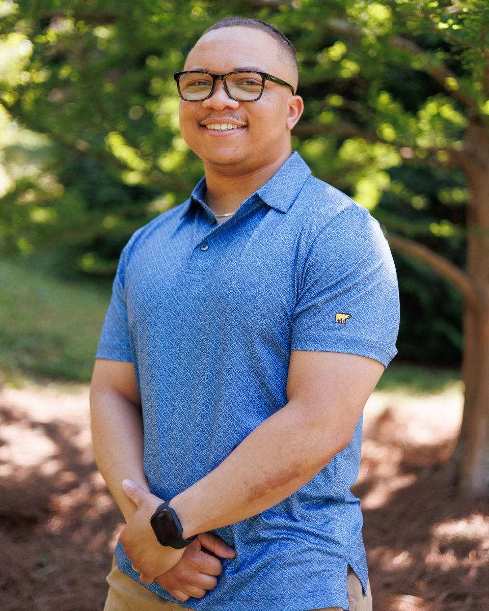 USCUpstate's tweet image. Celebrating the Class of 2026! 🎓 Damien Richardson graduates in Nursing and plans to become an RN after passing the NCLEX. Clinical experience and military discipline shaped his journey.

Read more: brnw.ch/21x2biy 

#USCUpstate #Graduates #College