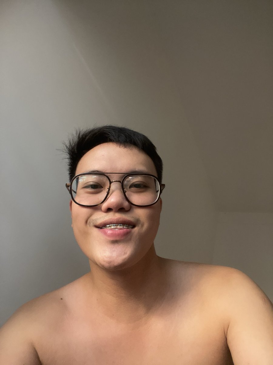 jowa_chim's tweet photo. Uhmmmm Hi https://t.co/GcMIcUx7GK