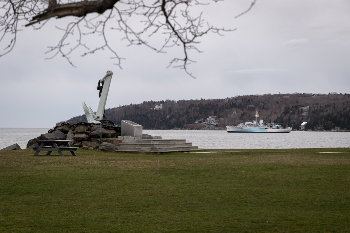 Royal Canadian Navy tweet media
