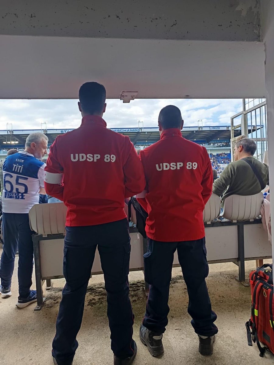 udsp89's tweet photo. 12 secouristes ont participé au DPS pour le match Auxerre - Angers. Merci à nos secouristes. https://t.co/9ys3BnzD7o