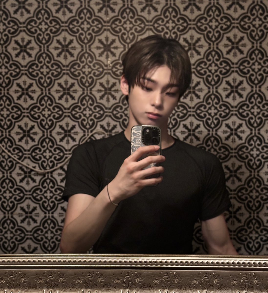 도균. tweet media