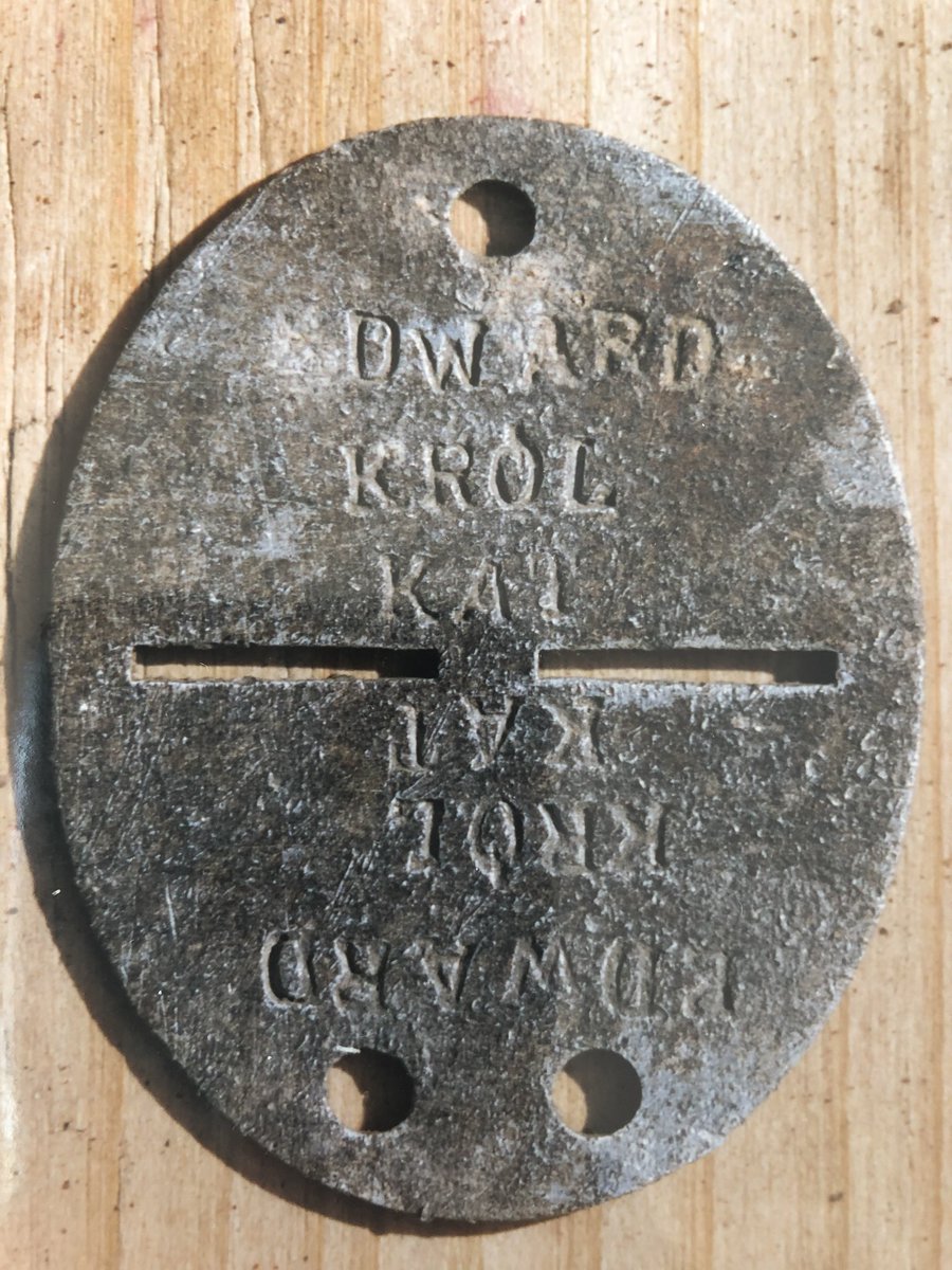 zalinge's tweet photo. Ik heb 10 jaar lang archeologisch en historisch onderzoek mogen doen in Bergen-Belsen vanaf begin jaren 90. De mensen die we ontmoetten en spraken, de vele verhalen van gevangenen, soldaten, verzetslieden, omwonenden, nabestaanden… Op een dag als vandaag denk ik er veel aan… https://t.co/piH1xKWOnm