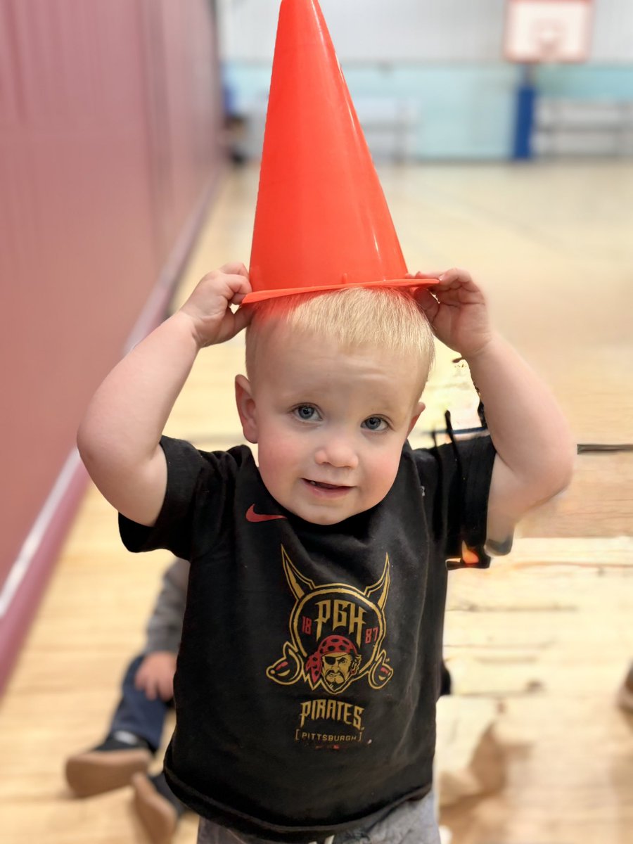 AnnieHecht18's tweet photo. Favorite @Pirates fan hoisting the cone ⚾️💛🖤 @SNPittsburgh https://t.co/E9OwiIm0jV