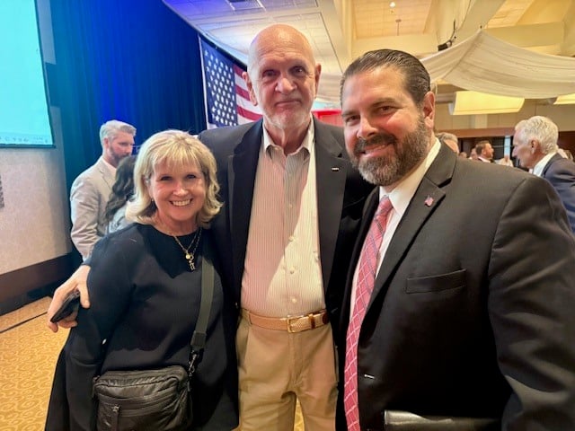 VetBizProject's tweet image. On 4/29, #VeteranBusinessProject had the honor of attending the “Strength and Honor” Luncheon hosted by Naperville Responds For Veterans.

We are proud to stand with organizations making a meaningful impact in the #Veteran #community. Thank you for having us!