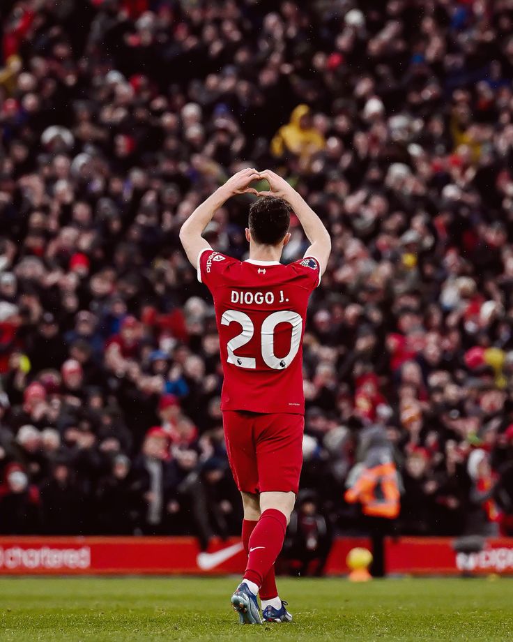 Dom_Szoboszlai1's tweet photo. Manchester United fans…

Some of the things being said about  are honestly disgraceful 💔

A man lost his life, a family is grieving… and this is the response?

Rivalry is part of football, but respect should never leave it.

Is this really what the game has become?

We won’t forget.