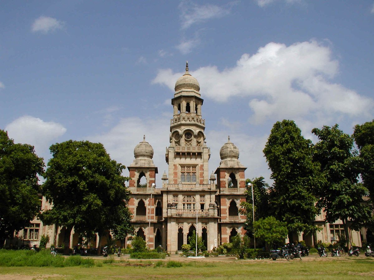 tech_feed2023's tweet image. Gujarat’s Vadodara University to introduce “Modi Tattva” (Moditva) in sociology syllabus from June 2026, sparking debate on academia, politics, and ideology in education. A move that’s drawing attention nationwide. #Moditva #Gujarat #Education #Sociology #India