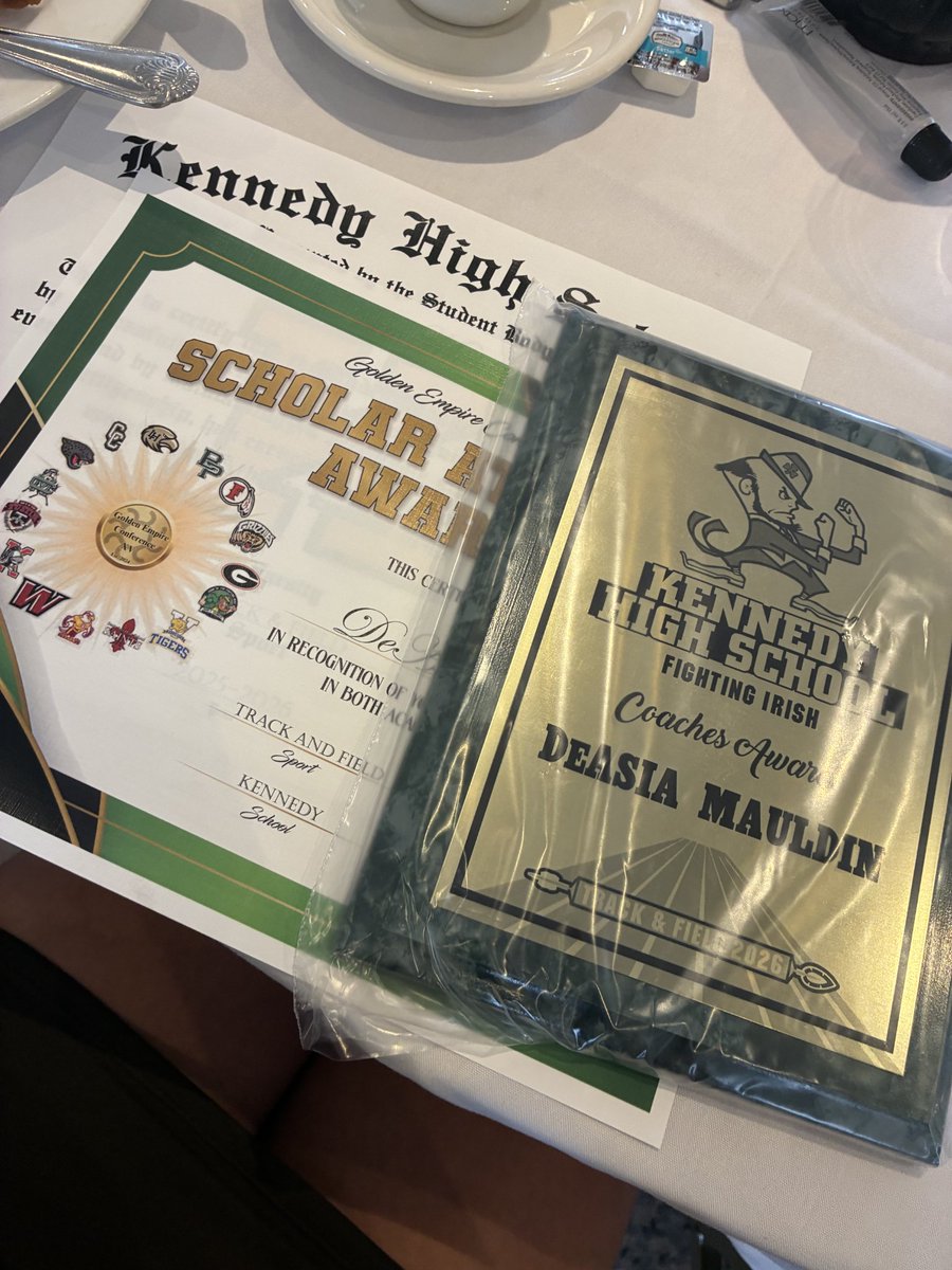 DeAsiaMauldin's tweet photo. Heading to CIF-SS this weekend as League Champions &amp; Back to Back All Conference! 
Banquet was yesterday and got my 3rd Scholar Athlete Award this year for 3 different sports. 
Still got more work to do! https://t.co/59Wp94Uwm9