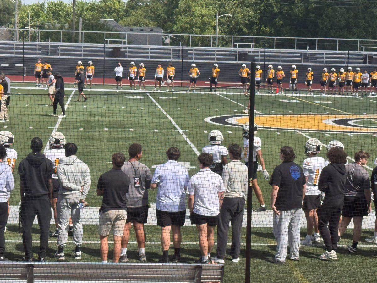 KarsonLear2's tweet photo. I want thank @CentreFootball  for inviting me to their spring game! I had a great time, looking forward to coming back! @CoachFields01 @CoachMikeMorton https://t.co/SR673PvhNl