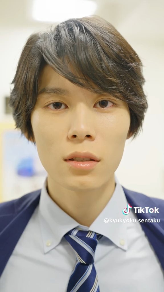 스감 // tweet media