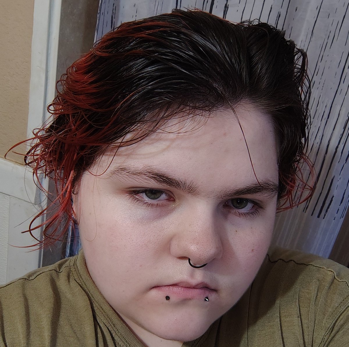 monokamiceo's tweet image. I like when my hair is back like this 'cause it reminds me of Shadow the Hedgehog from the hit franchise Sonic
#shadow #sonicfandom
