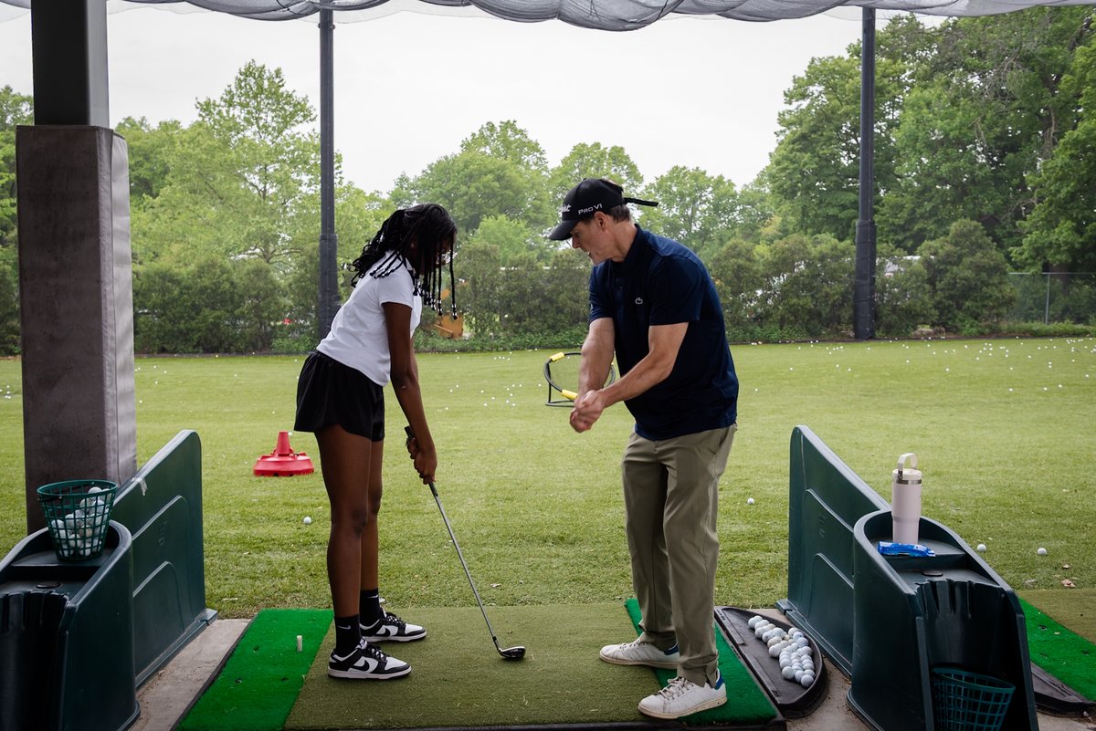 CPFNYC's tweet image. Registration is live for our summer sports programs! Sign up today for FREE youth golf, track &amp;amp; field, tennis, soccer, and Girls Forward programming in all five boroughs. Looking for a summer job in sports? We’re #hiring instructors! Visit cityparksfoundation.org/play/ for more info!