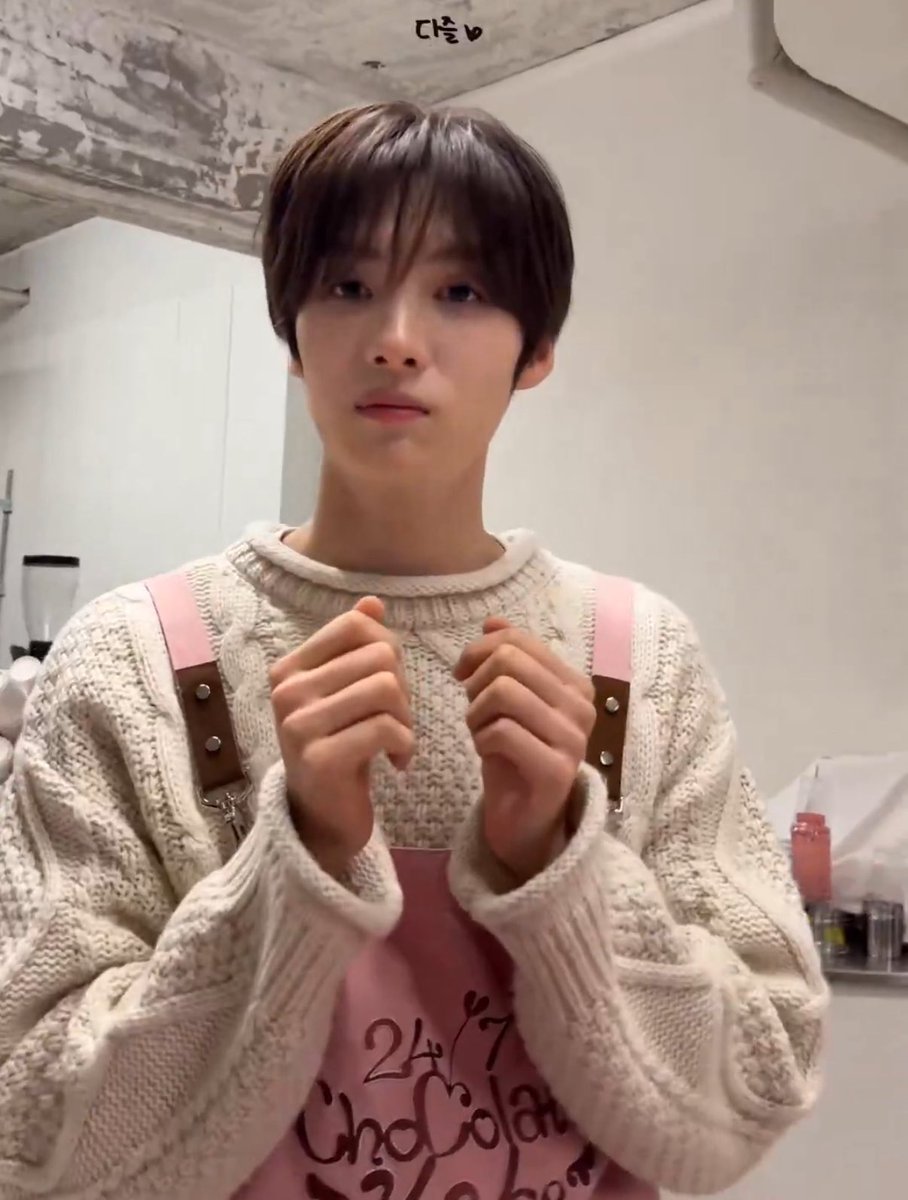 츄 tweet media