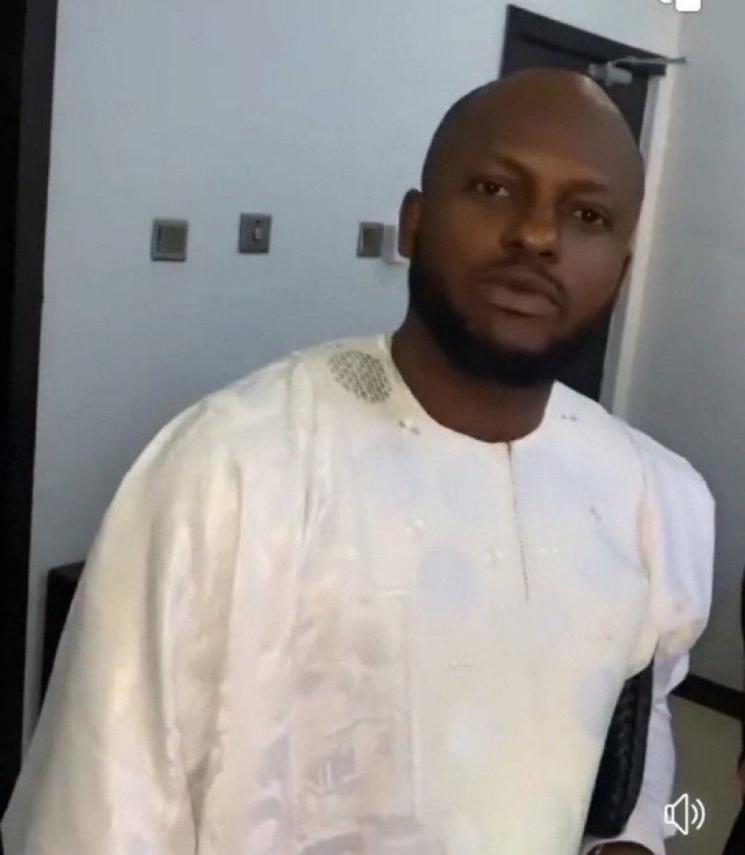 Elvis Tunde tweet media