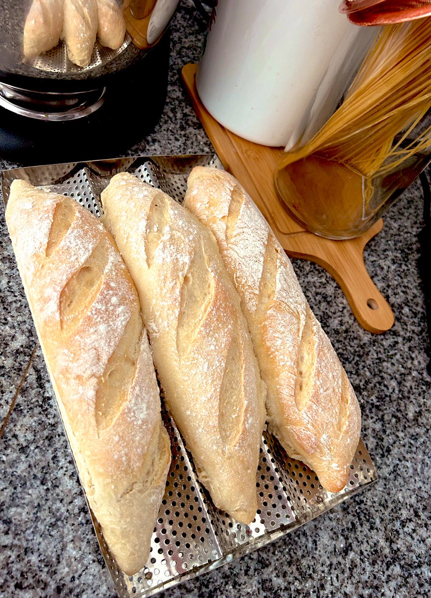 Silnari's tweet photo. Te voy a dejar en hilo las recetas de panes  y cookies que que siempre me piden y que moldes se utilizan para que te queden perfectos!

Pan de molde, cookies redondas perfectas, baguettes y más preparaciones, acá 👇 https://t.co/2JG7792fTF