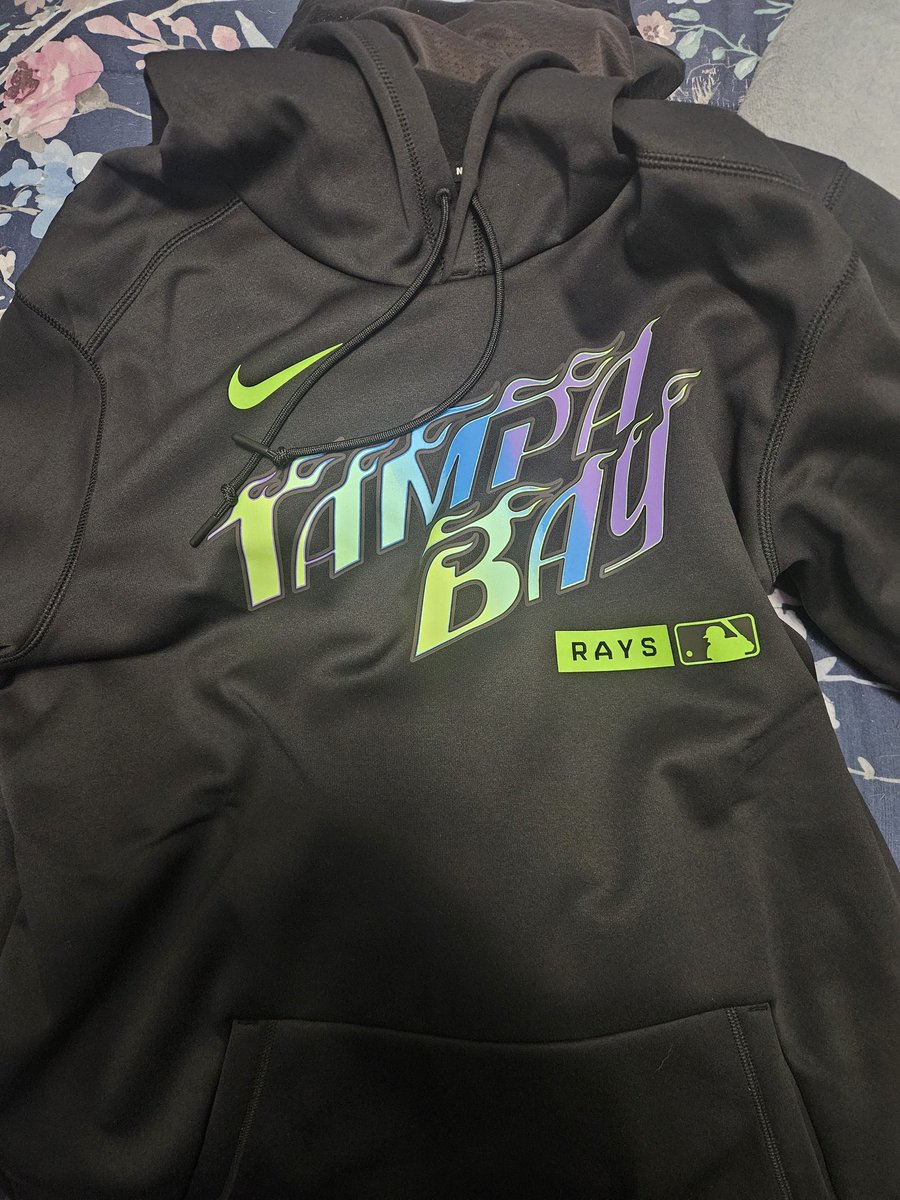TheELBushman's tweet image. Picked up one of the NEW City Connect hoodies the players have been wearing at the team store yesterday.

Straight 🔥🔥🔥

#RaysUp