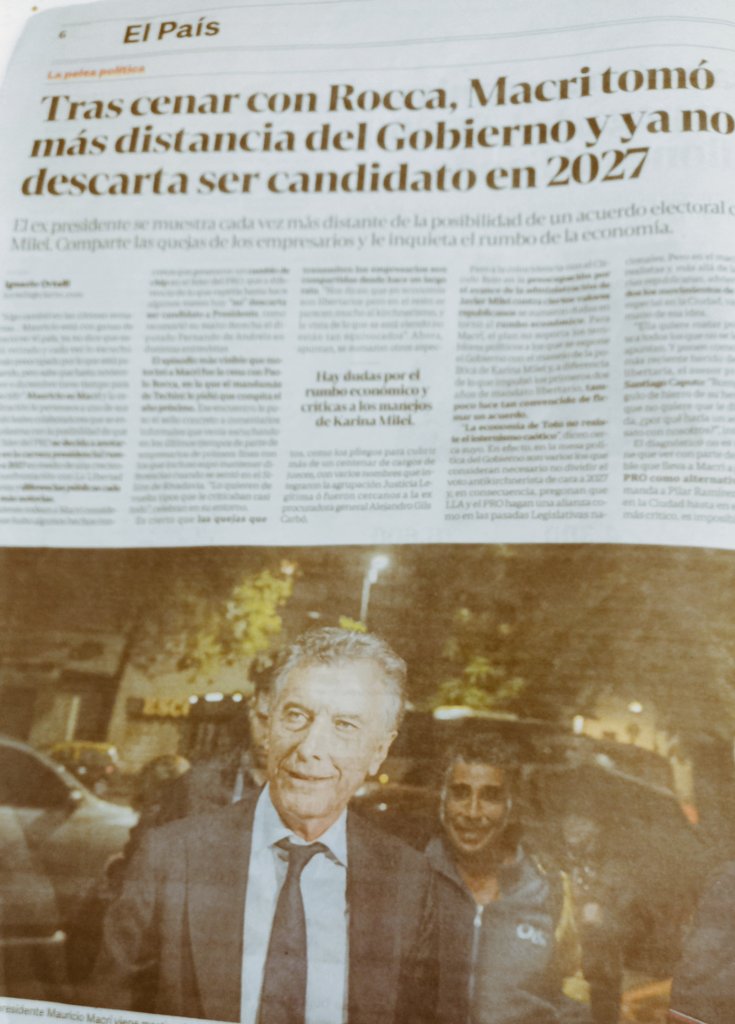 CrivelliSergio's tweet photo. Roca viene de perder dos licitaciones millonarias por sobreprecios, cenó con Macri y ahora el ex presidente va contra Milei. 2+2 https://t.co/KWjVmsmSth