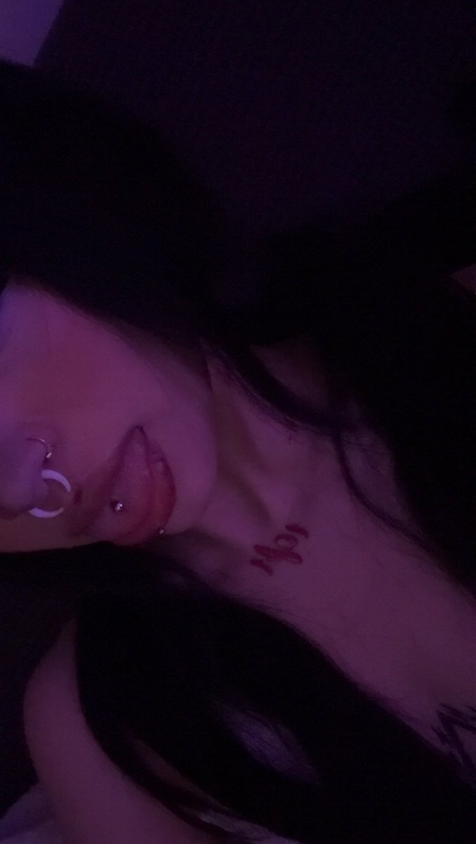 luvvsicksaint's tweet photo. 🤓 https://t.co/qIY8ccS7TS
