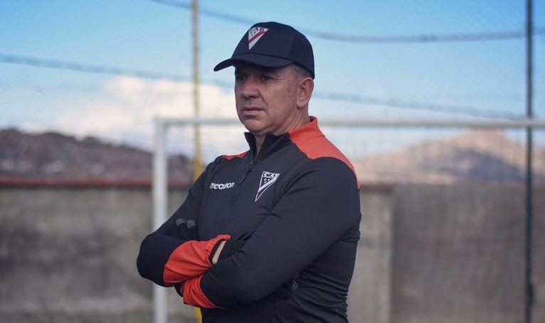 murillotri's tweet photo. [HILO] Técnicos bolivianos libres: 
1. Mauricio Soria 
2. Julio César Baldivieso 
3. Marcelo Robledo 
4. Eduardo Villegas https://t.co/mKrC9tUFUS