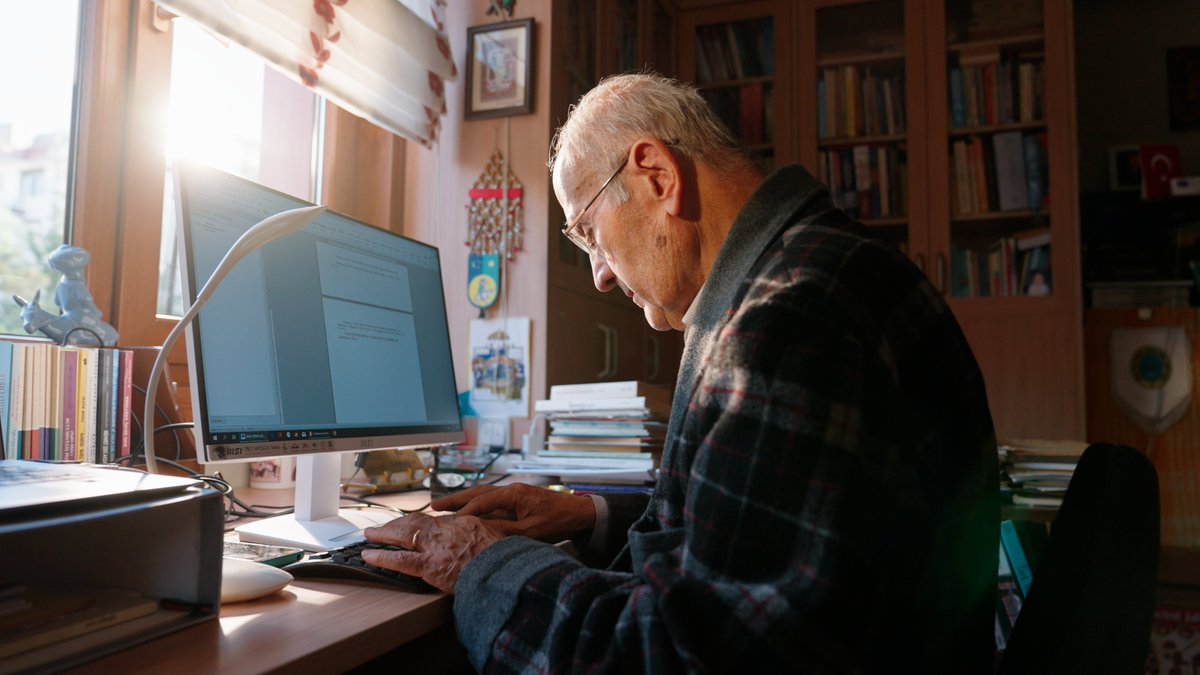 mefatihkayacik's tweet image. “Still from a documentary film about Saim Sakaoğlu”

Yapımcı: Sefa Akbulut
Yönetmen: M. Fatih KAYACIK
Görüntü Yönetmeni: Çağatay Çakal
Prodüksiyon: Runner Films Camera

#documentary #filmmaking #people #edebiyat