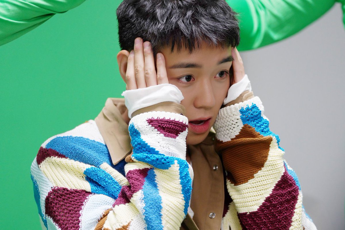 디니 tweet media