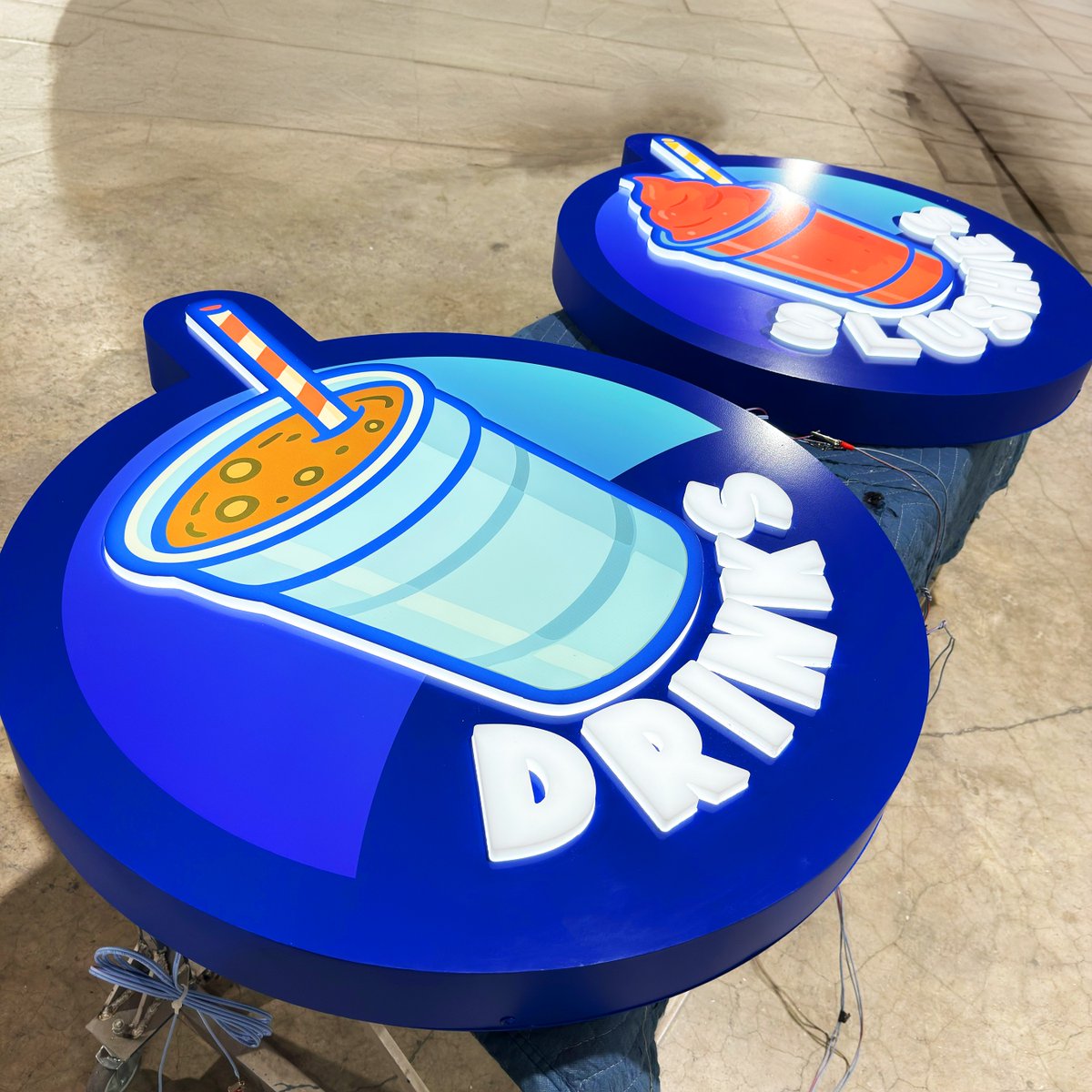SignFabInc's tweet photo. Not every signage solution is one-size-fits-all.

If you ever want a second set of eyes on a project, we’re here to help.
Learn more: https://t.co/souImjVrhE

#SignTips #SignFab #IndustryInsights #SignageSolutions #WholesaleSigns https://t.co/EzjNxNjJA3
