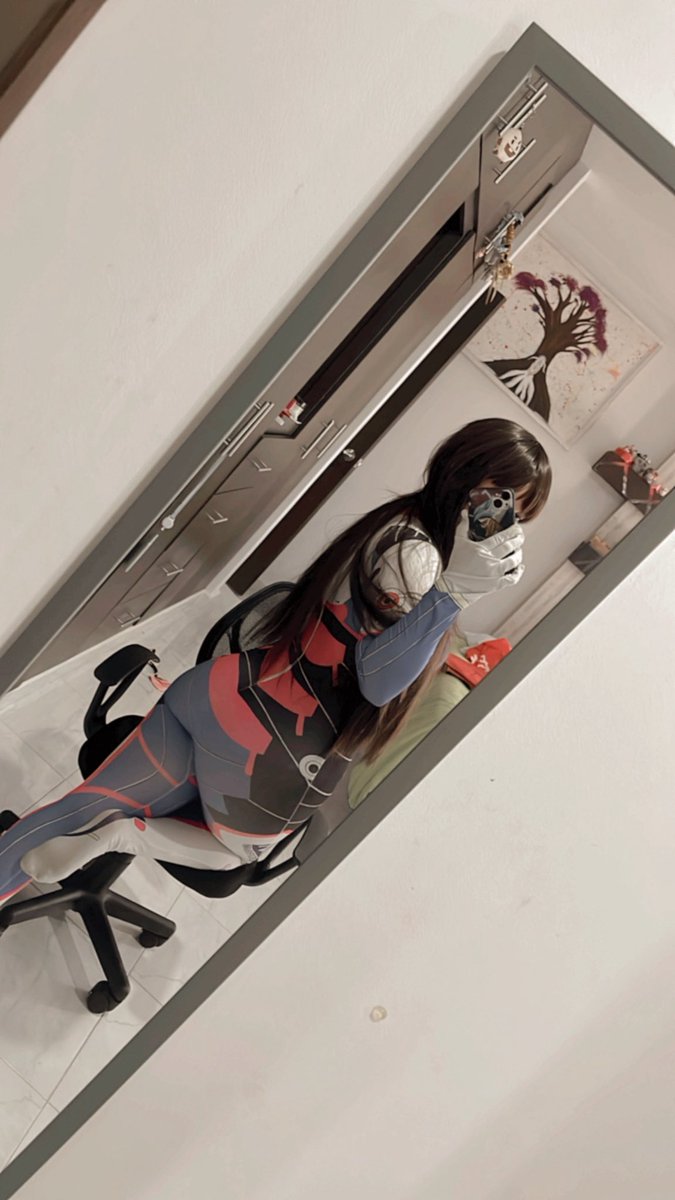 Memmyuwu's tweet photo. Just #dvacosplay me encanta 🥰 

#overwhacth #dva #ow https://t.co/hN0RDDDGhs