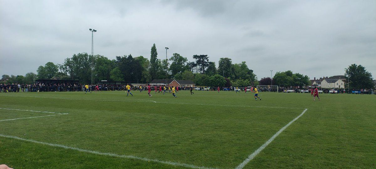 DanBonzo's tweet photo. ⚽️ @WinslowUtdFC v @CockfostersFC
🏆 @SSMFLOfficial Play-Off Final
📍 Elmfields Gate
🏟 Ground 1️⃣2️⃣3️⃣
#Groundhopping https://t.co/4ehqiW8pAE