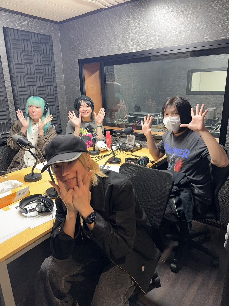えんそく tweet media