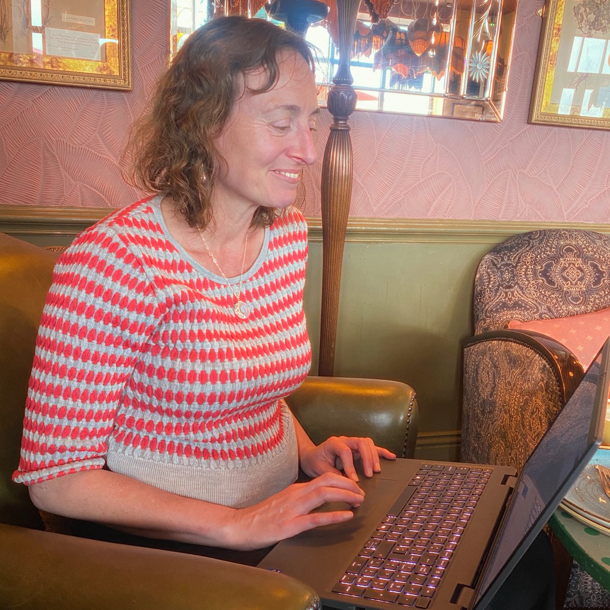 blackboughpoems's tweet image. Completing the penultimate draft of her #poetry collection with @blackboughpoems over coffee with editor @MatthewMCSmith in Mumbles this morning 

Cornish-Welsh writer Polly Oliver

#poet #writer