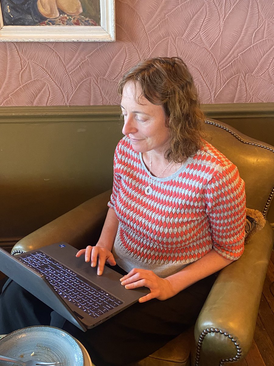 blackboughpoems's tweet image. Completing the penultimate draft of her #poetry collection with @blackboughpoems over coffee with editor @MatthewMCSmith in Mumbles this morning 

Cornish-Welsh writer Polly Oliver

#poet #writer