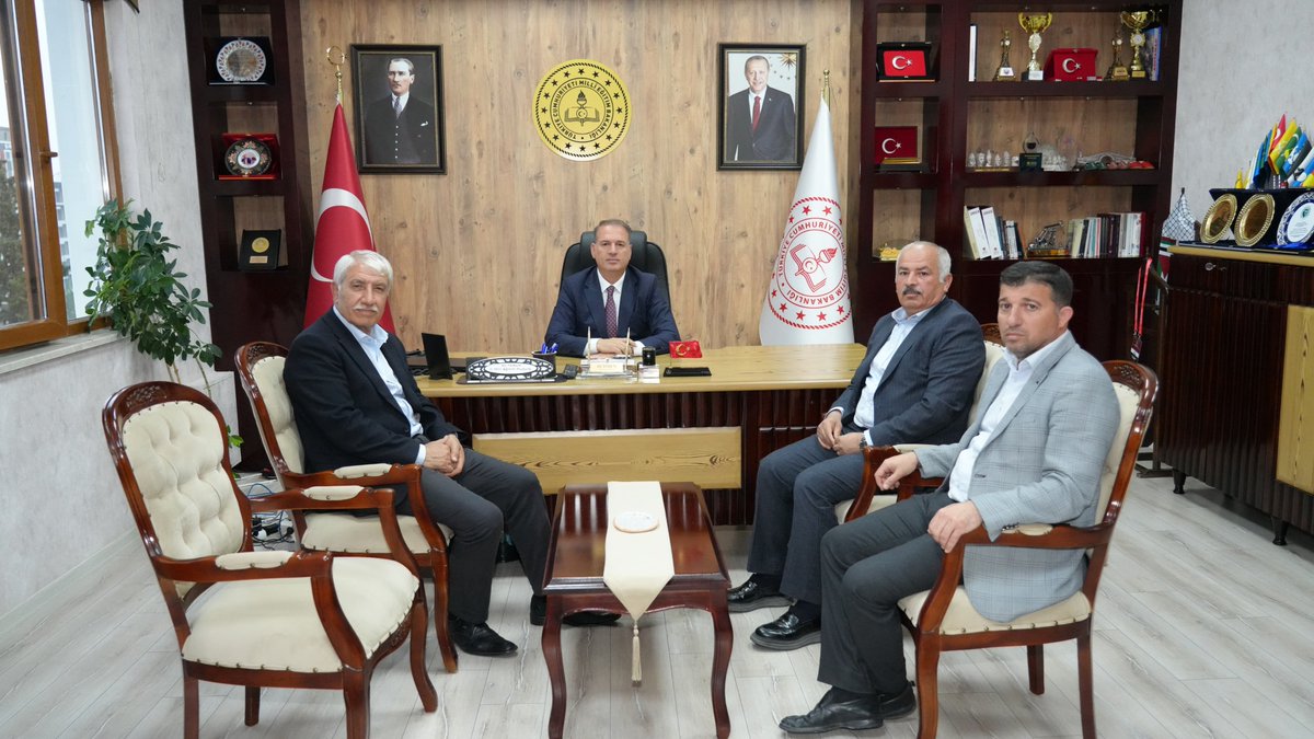 TOBB Kız Anadolu İmam Hatip Lisesi Müdürü Gaffari İzci ve okul idarecileri, İl Millî Eğitim Müdürümüz Sayın Ali Tosun’u ziyaret etti.

Ziyarette okulda yürütülen eğitim-öğretim çalışmaları, devam eden faaliyetler ve planlanan projeler hakkında İl Millî Eğitim Müdürümüz Sayın Ali