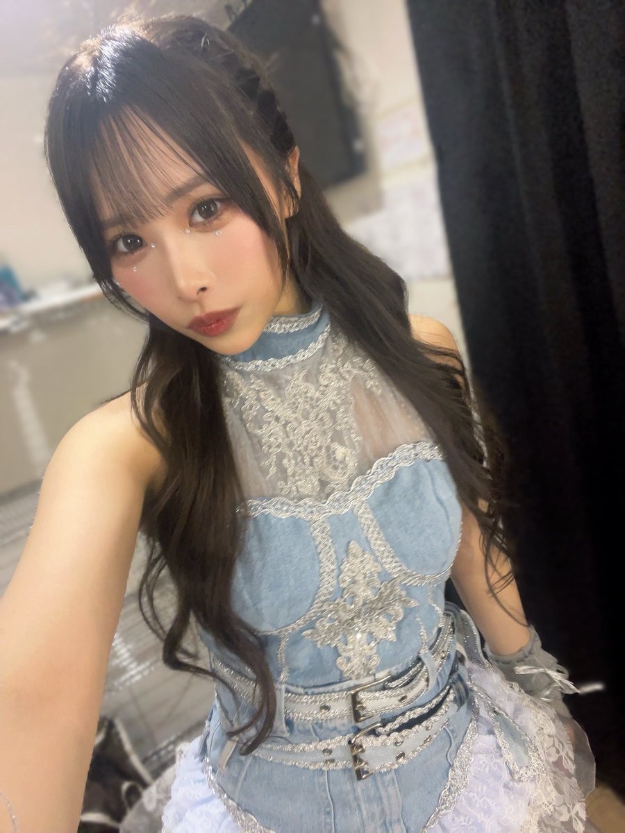 Chizuru_GCiB's tweet photo. 本日LIVEにお越しくださりありがとうございましたー!!!
配信で見てくれていた方とお会いできたり
かっこよかったー!の声が多く聞けて
嬉しすぎました❤️🔥
もっともっと楽しんでもらえるように
どんどん精進します✊🏻
また LIVE見に来てください🎤
#GirlsCryinginBathroom #GCiB
#ガルバス #ダンスボーカルグループ
