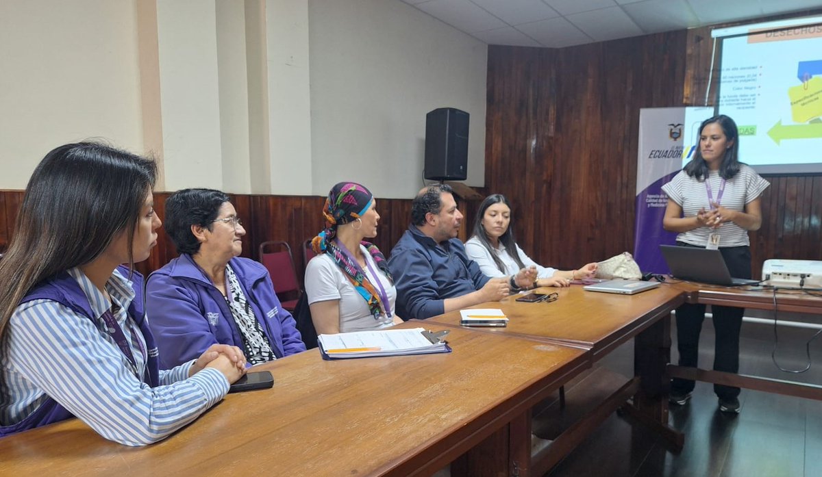 Acess_Ec's tweet photo. 🙌 ¡Trabajamos por una gestión técnica y eficiente!
#ConectadosConACESS | En una reunión interinstitucional con 👥 delegados de @saludazuay_ y @emac_ep, revisamos 📝 la normativa sobre el manejo de 🗑️ residuos en establecimientos de salud 🏥.
🧵 https://t.co/W4mEpNBeHg