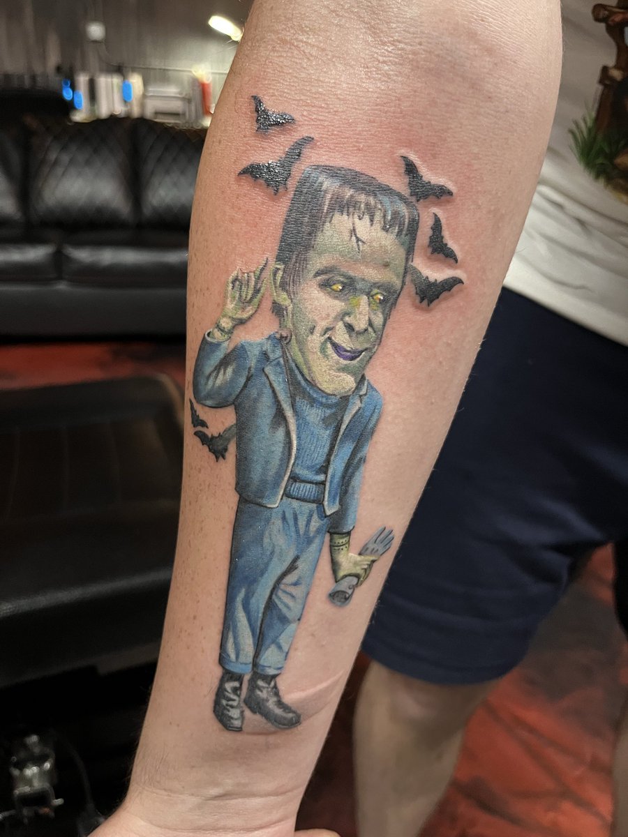 Ichabod8977's tweet image. Current Ink, excited to add the rest of the family and the “Halloween” Jack O Lantern to my other arm #Horror #MutantFam #Munsters #Halloween