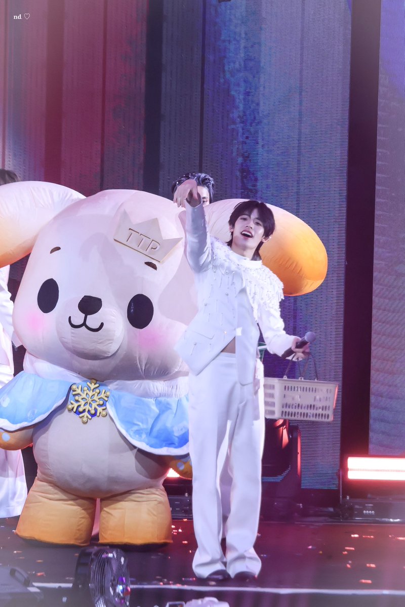 นด🐰◡̈ tweet media