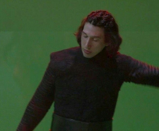maddiesackler's tweet photo. we could’ve got braided hair kylo. shame shame shame https://t.co/bY9Iosp5es