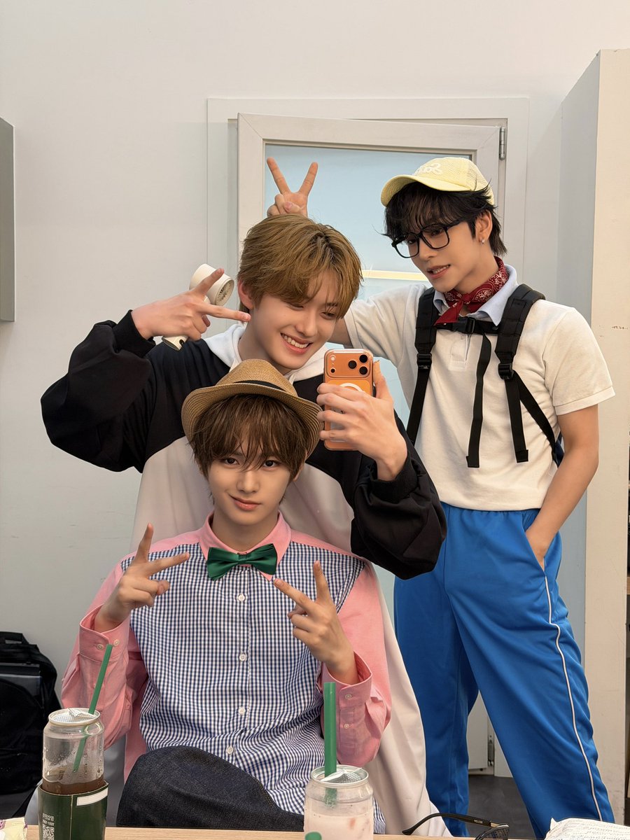 anxinsaurus's tweet photo. my boysssss https://t.co/cj6NIY7LXO