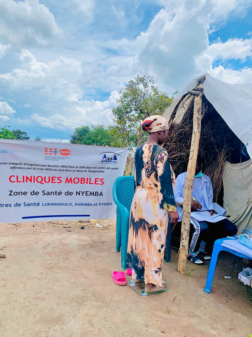 Apedcrdc's tweet photo. @Tanganyika : APEDC-RDC avec l'appui de l' @UNFPARDC  rapprochent les soins prénatals des femmes enceintes à travers des cliniques mobile https://t.co/t5i0AZwZwT