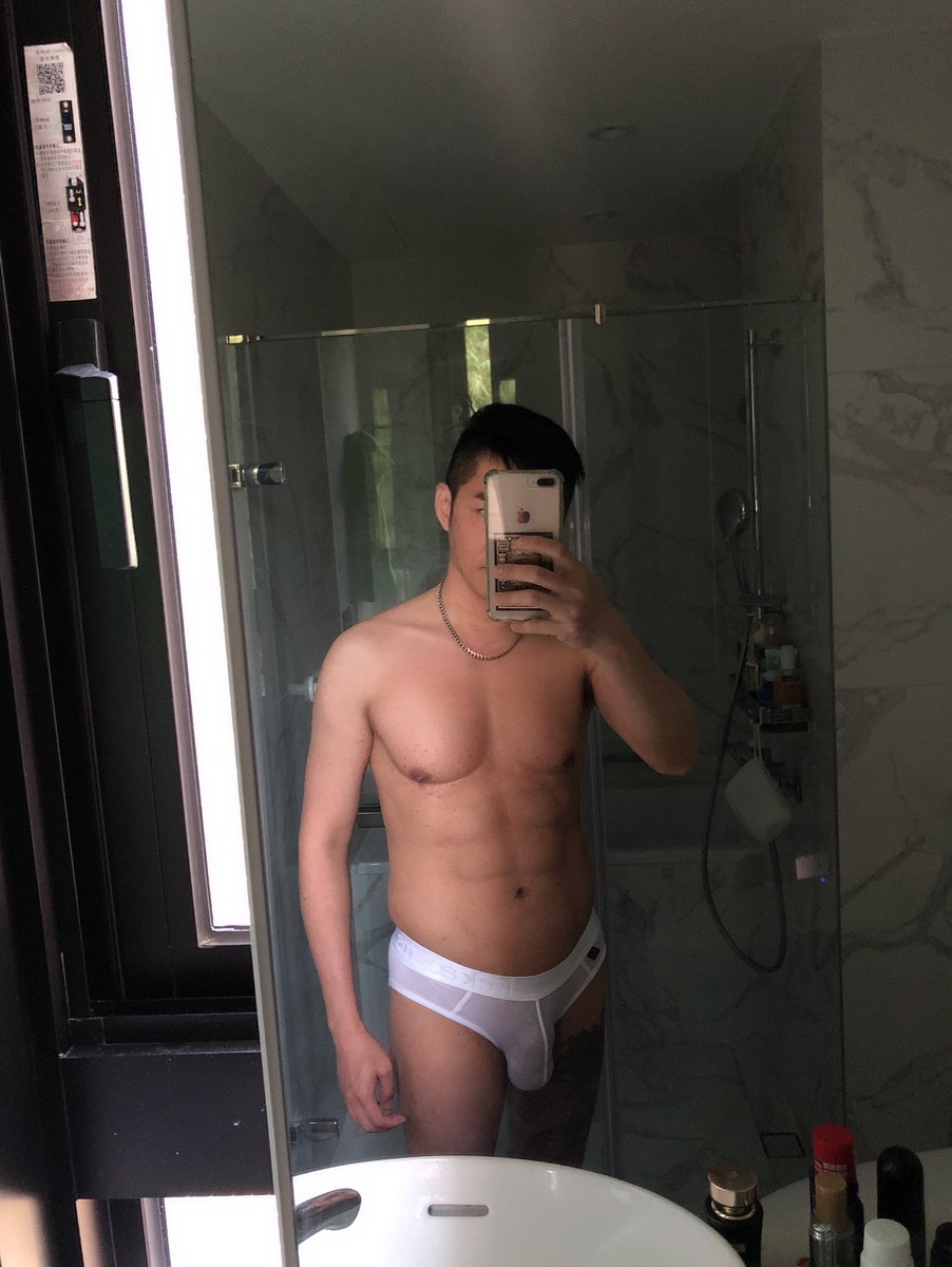 反差很大的弟 tweet media