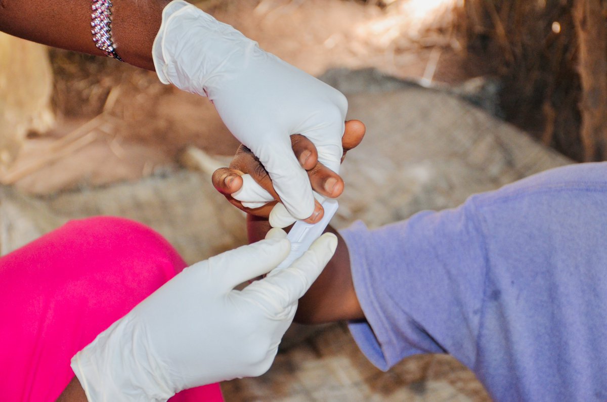 Apedcrdc's tweet photo. @Tanganyika : APEDC-RDC avec l'appui de l' @UNFPARDC  rapprochent les soins prénatals des femmes enceintes à travers des cliniques mobile https://t.co/t5i0AZwZwT