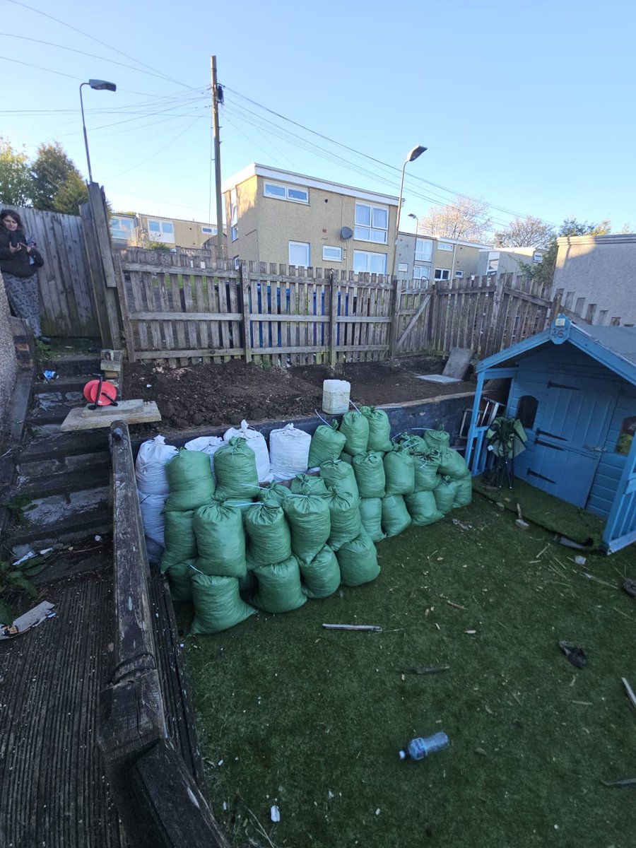 LeadsDoWork's tweet photo. #skiphire  quote required Whitelaw Drive #Bathgate get this job lead via app https://t.co/5RIkfdtXll https://t.co/FdimXNzFTL