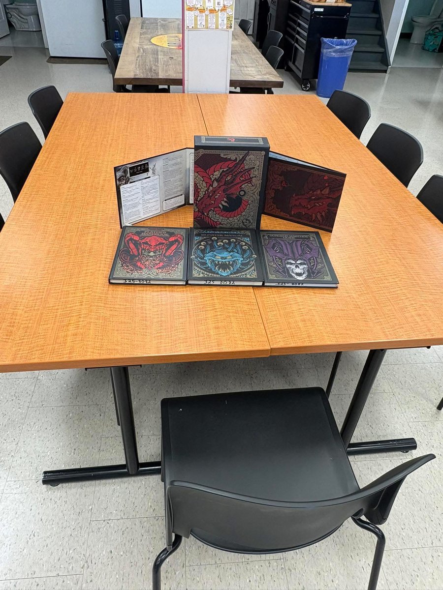 OrilliaYC's tweet image. Orillia National Youth Week rolls on! Tacos and D&amp;amp;D on the agenda. We open at 2:30pm and D&amp;amp;D starts at 4pm.

#orillia #youth #orilliayouthcentre #orillianationalyouthweek #monday