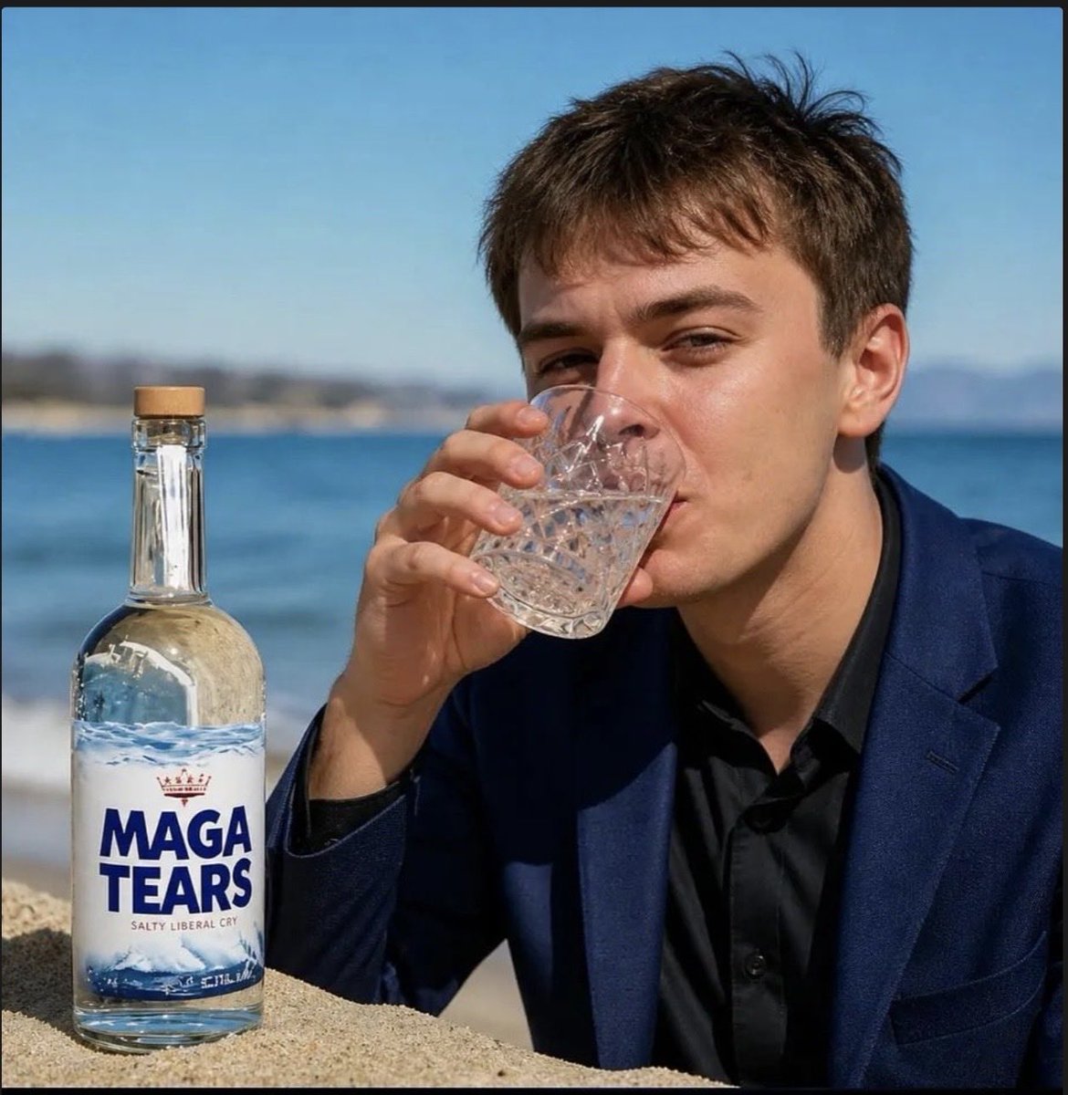 draganslayer1's tweet photo. @BasedMikeLee Terminate The #MAGAtKKKult & this pathetic whining loser.
His constant screeching about breaking the law & cheating American voters out of their right to vote is bordering on psychotic!
Show these corrupt MAGAts how insignificant they truly are!
Vote Blue & Drink #MAGAtTears! https://t.co/FP38M69AT6
